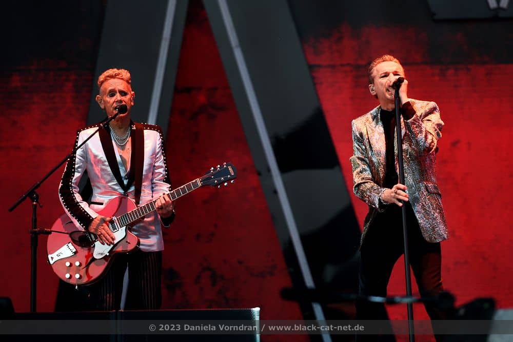 Depeche Mode - World in My Eyes (Multicam)(Memento Mori Tour 2023, Leipzig,  Germany)(2023-05-26) 